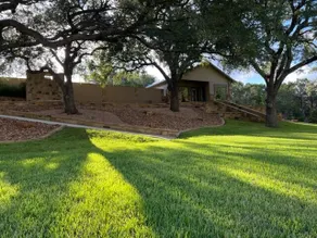 Cosy Cottage-large yard w/lovely creek, fire pit - Image 3