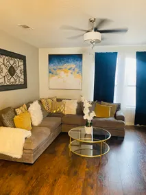 Spacious 5BR • 7 Queen Beds • 2 Living Areas - Image 3