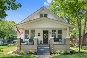 Historic Leclaire Cottage on the Park - Image 3