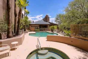 Refreshing Desert Oasis/1F/Pool/Spa/Massage Chair - Image 3