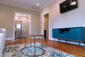 Bright 2 Bedroom Bungalow in the Heart of Fondren - Image 2