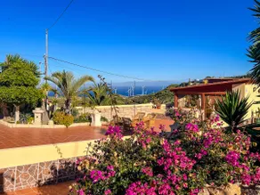 Exquisite rural house with garden, pool and sea views - Image 5