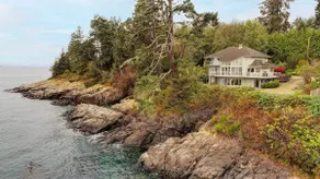 Unforgettable Oceanfront House on Vancouver Island - Image 4