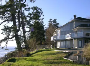 Unforgettable Oceanfront House on Vancouver Island - Image 3