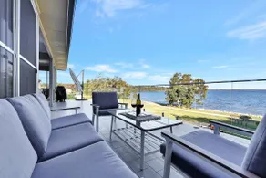 Lakefront Villa w/ Spa & Stunning Views - Image 2