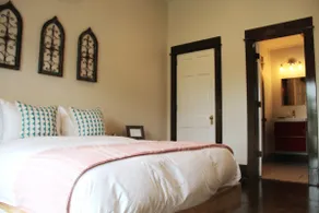 Quiet Comfortable Guesthouse AMAZiNG location - Image 3