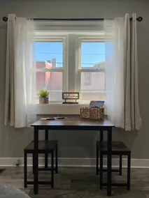 Rustic Downtown Efficiency, Highly Desirable Area - Image 3