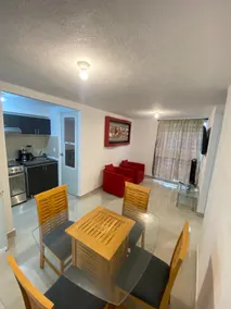Beautiful apartment just 12 minutes from the airport - Image 5
