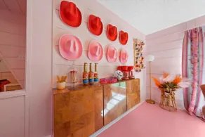 Iconic Pink A-Frame•Bachelorette•Hot tub•Sleeps11 - Image 3