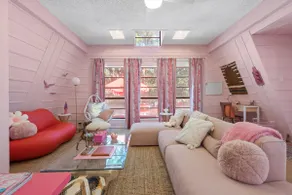 Iconic Pink A-Frame•Bachelorette•Hot tub•Sleeps11 - Image 2