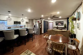Adorable 2-bedroom home - Image 2
