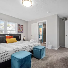 Elegance|Modern Design| King Bed| Parking|Yard - Image 4