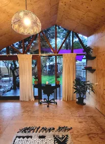 Peaceful and Stylish Cabin in central London - Image 5
