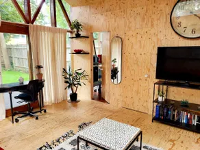 Peaceful and Stylish Cabin in central London - Image 2