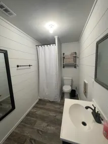 Comfy, Clean & Pet Friendly 2/1 - Image 4