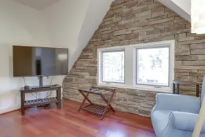 Dupont Modern: OutdoorSpace+Metro+55” Roku+FASTwifi - Image 5