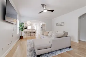 The Carolina Cottage: Near Ft Jackson, Zoo & 5pts! - Image 3