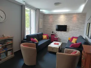 Spacious and bright home with garden - Image 4