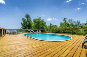 Wheatley Lakefront Cottage - Image 5