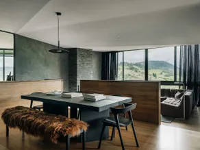 Moody Luxury Home in the Wine Region - Image 3
