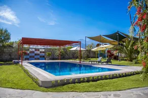 Nice cottage with a pool and green area - Image 2