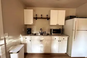 Bright & Private Studio + W/D, Pet Friendly w/yard - Image 3