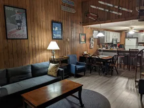 R&R Lodge - A Cozy Loft Townhouse in Snowshoe! - Image 2