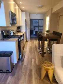 Cozy modern 1-bedroom suite - Image 3