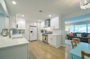 ~Spacious Home in Family Friendly Neighborhood~ - Image 5