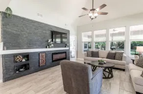 Relaxing 2-Bedroom home at the Lake - Image 4