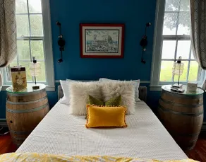 2-Bedroom place with Outdoor Patio on a Vineyard - Image 2
