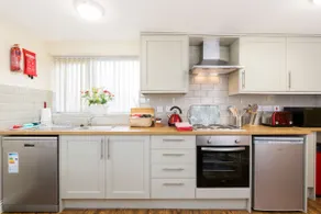 Meriden Apartment - Sleeps 7 - Near Nec Parking - Image 5