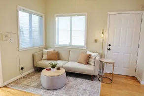 Cottage in Nob Hill, centrally-located! - Image 2