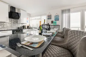 Stunning Home with Panoramic Sea views Teignmouth - Image 2