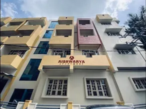 Beautiful 2BHK Apartment In The Heart Of The City - Image 2