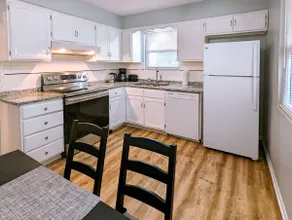 Comfortable and elegant 3BDR duplex, unit # 4 - Image 5