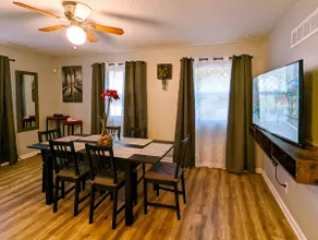 Comfortable and elegant 3BDR duplex, unit # 4 - Image 3