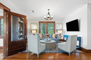 Downtown 2BR | River Views | Free Parking - Image 2
