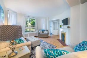 Charming East side-Marquette Home Convenient to Beach, Nmu & Hospital - Image 2