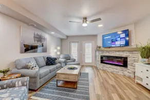 Lakefront Luxury for Families or Couples - Image 2