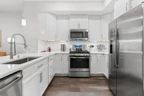 Upscale+Private Home 3 BEDR+3 BTH, Kitchen, Garage - Image 2