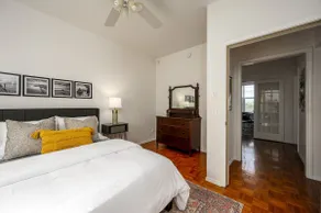 Modern 2 bedroom. Bike storage. Walk everywhere! - Image 4