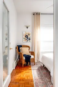 Modern 2 bedroom. Bike storage. Walk everywhere! - Image 5