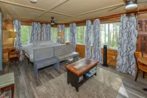 Cozy cabin getaway in the White Mountains - Image 4