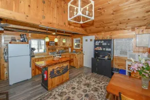 Cozy cabin getaway in the White Mountains - Image 3