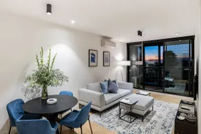 Melbourne by the window - Luxury stay - Image 2