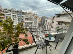 Luxury apartment in city center - Image 2