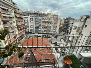 Luxury apartment in city center - Image 3