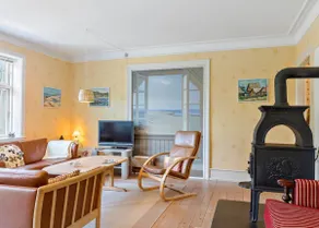 Charming, spacious, sea view guest house - Image 3