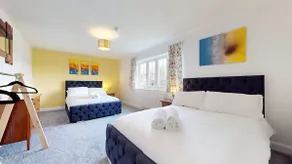 5bed House, 8 Double beds Perfect for large groups - Image 5
